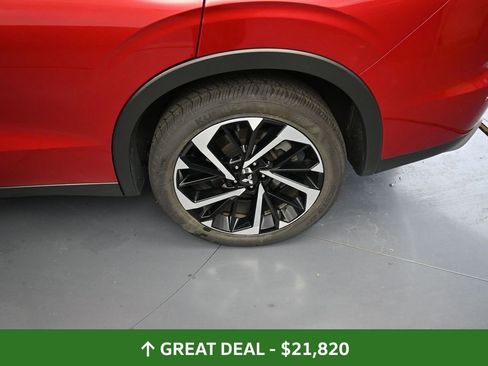 Used 2024 Mitsubishi Outlander SE image 19