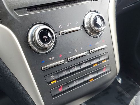 Used 2018 Lincoln MKC Premiere image 23