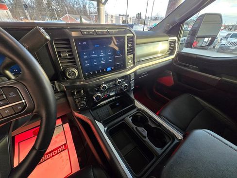 Used 2024 Ford F250 Lariat w/ Lariat Ultimate Package image 14
