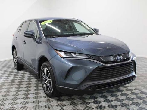 Used 2024 Toyota Venza LE AWD/4WD image 8