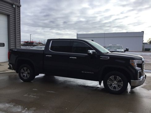 Used 2021 GMC Sierra 1500 SLT image 3