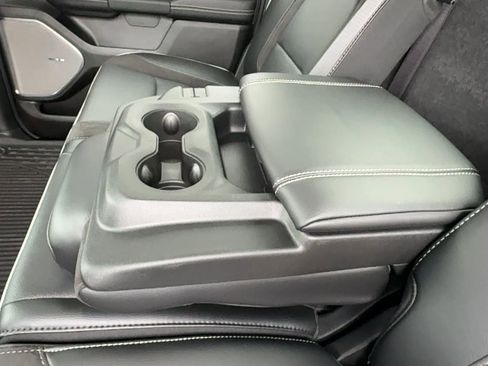 New 2026 RAM 1500 Laramie AWD/4WD image 16