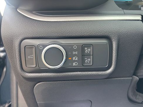 Used 2022 Ford Explorer XLT image 18