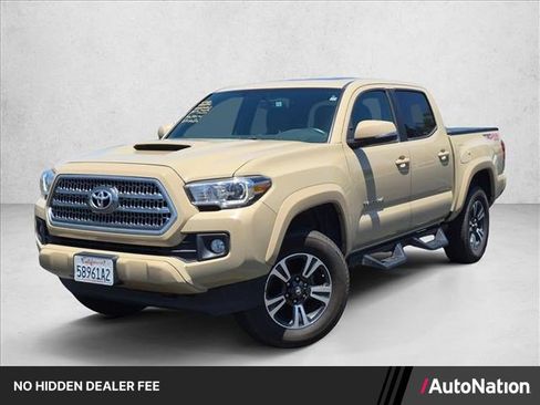 Used 2017 Toyota Tacoma TRD Sport AWD/4WD image 1
