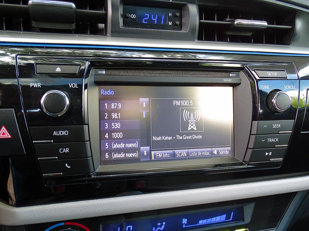 Used 2014 Toyota Corolla LE FWD image 20
