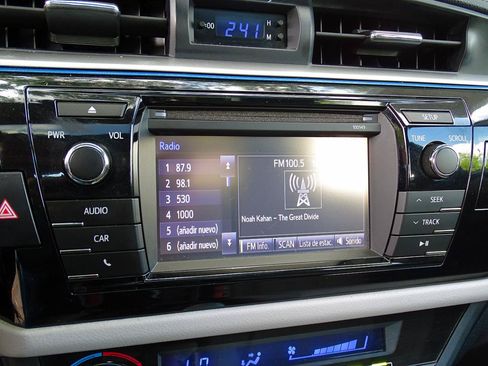 Used 2014 Toyota Corolla LE FWD image 20