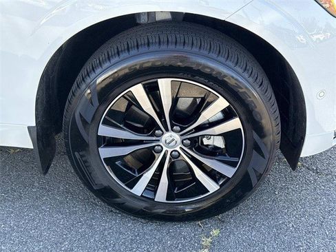 Used 2022 Volvo XC60 T8 Inscription Expression image 7