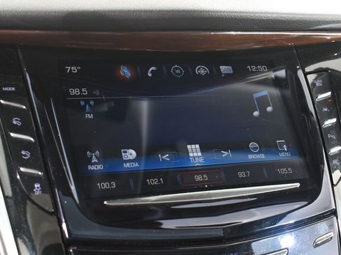 Used 2018 Cadillac Escalade Luxury AWD/4WD image 27