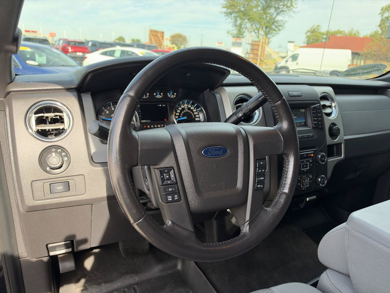 Used 2014 Ford F150 XLT w/ Equipment Group 302A Luxury AWD/4WD image 12