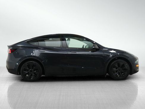 Used 2025 Tesla Model Y Long Range image 6