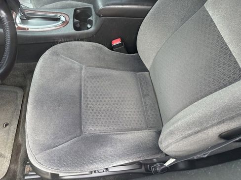 Used 2011 Chevrolet Impala LT FWD image 4