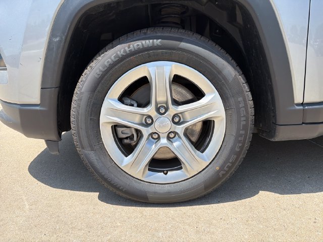 Used 2024 Jeep Compass Latitude AWD/4WD image 18