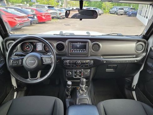Used 2022 Jeep Wrangler Unlimited Sport AWD/4WD image 25