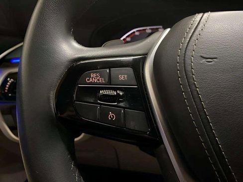 Used 2020 BMW 530i w/ Convenience Package image 37