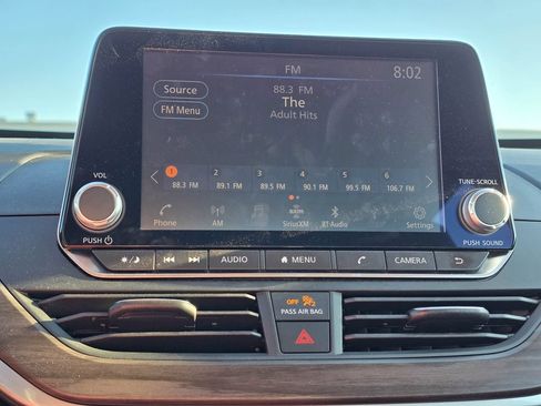 Used 2025 Nissan Altima 2.5 SV FWD image 13