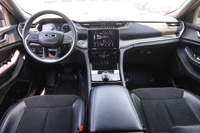 Used 2024 Jeep Grand Cherokee Altitude AWD/4WD image 22