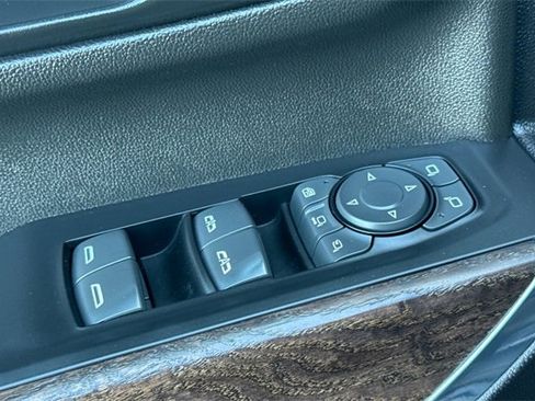 Used 2023 GMC Sierra 3500 Denali w/ Denali Black Diamond Edition image 12