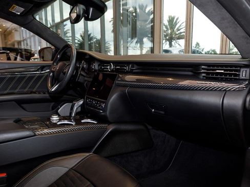Used 2022 Maserati Quattroporte Trofeo RWD image 14