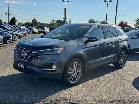 Certified 2022 Ford Edge Titanium w/ Equipment Group 301A AWD/4WD image 2
