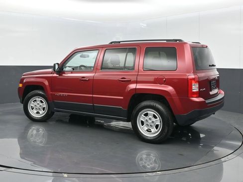 Used 2016 Jeep Patriot Sport w/ Power Value Group AWD/4WD image 4