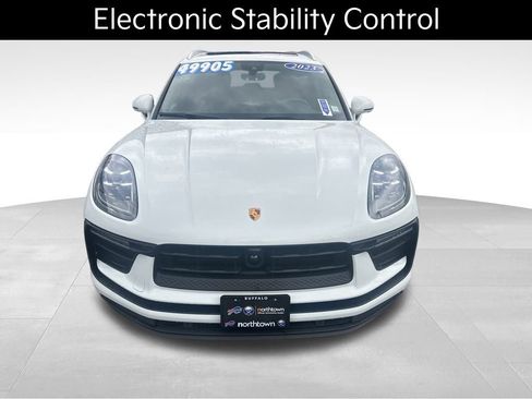 Used 2023 Porsche Macan image 12