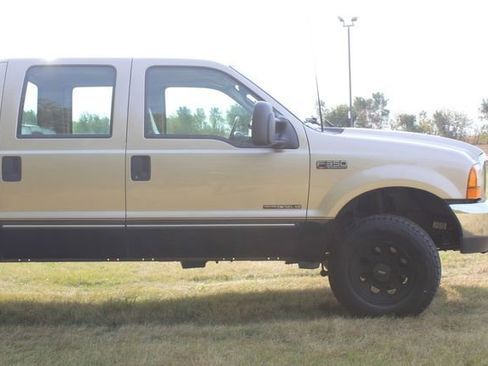 Used 2000 Ford F350 Lariat image 9