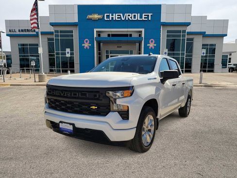 Used 2024 Chevrolet Silverado 1500 Custom image 1