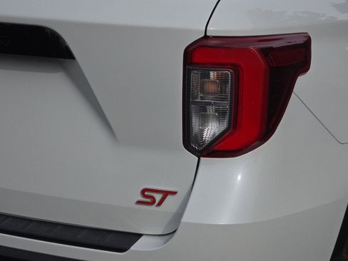 Used 2020 Ford Explorer ST w/ Premium Technology Package image 31