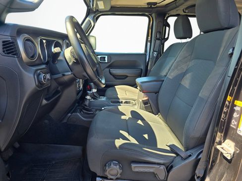 Used 2020 Jeep Gladiator Sport w/ Quick Order Package 24S AWD/4WD image 12