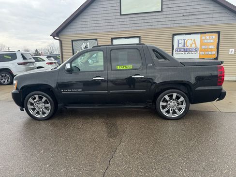 Used 2007 Chevrolet Avalanche LTZ w/ LTZ Preferred Equipment Group image 8