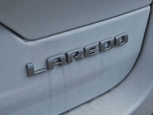 New 2025 Jeep Grand Cherokee Laredo image 11