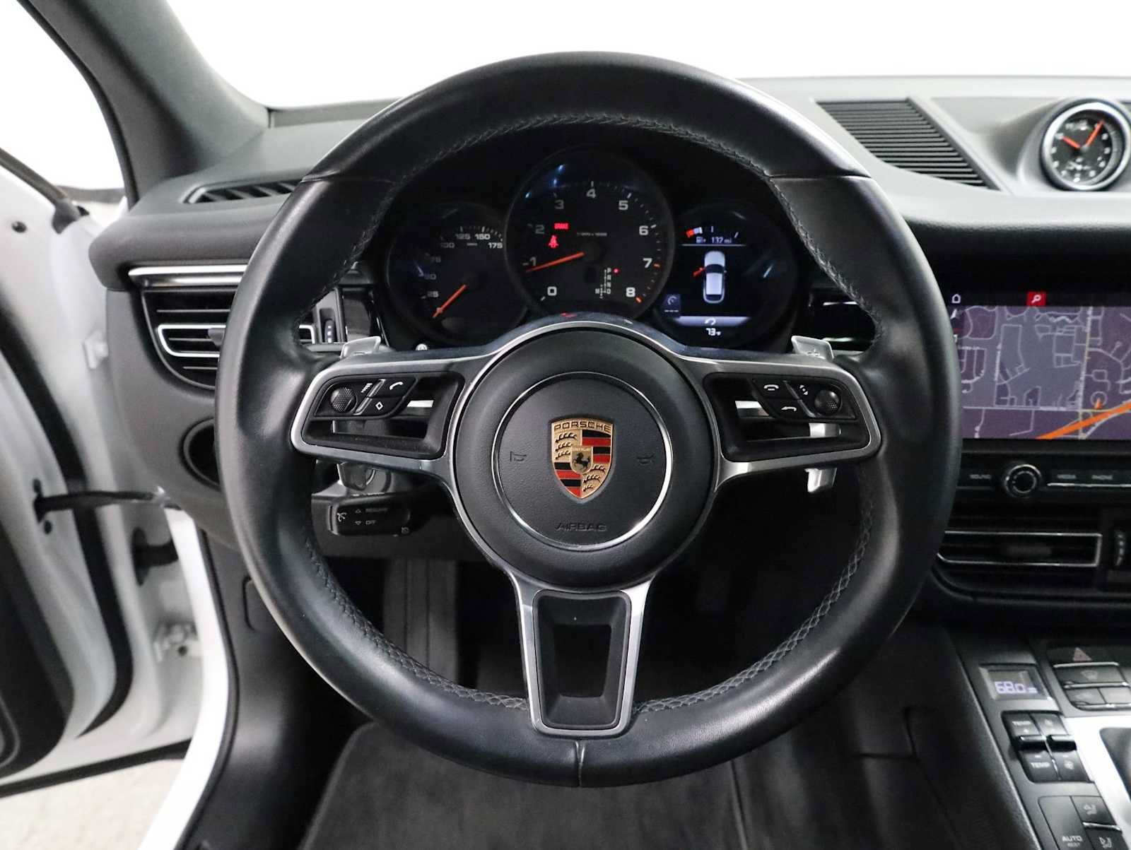 Used 2020 Porsche Macan AWD/4WD image 25