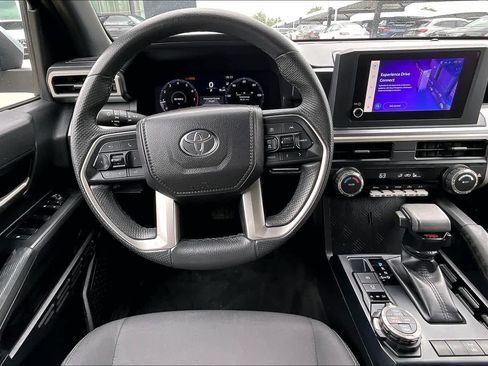 Used 2025 Toyota Tacoma TRD Off-Road AWD/4WD image 6