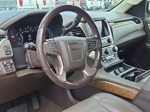 Used 2020 GMC Yukon Denali AWD/4WD image 18