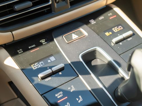 Certified 2026 Porsche Macan AWD/4WD image 22