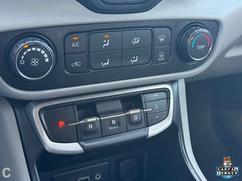 Certified 2022 GMC Terrain SLE image 23