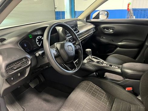 Used 2025 Honda HR-V LX image 21