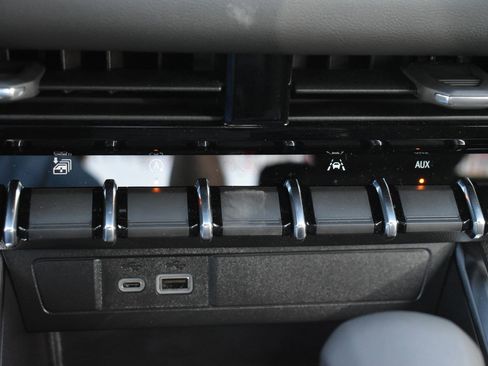 New 2026 GMC Canyon Elevation w/ Convenience Package image 28