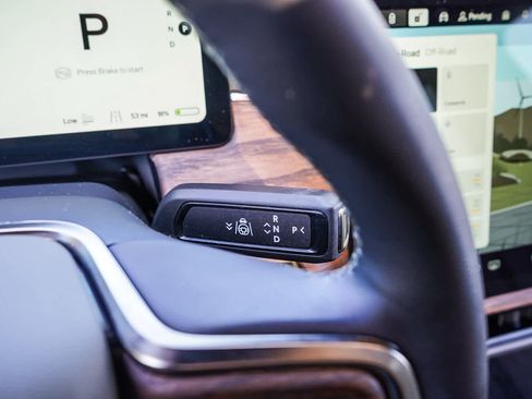 Used 2023 Rivian R1S Adventure image 27