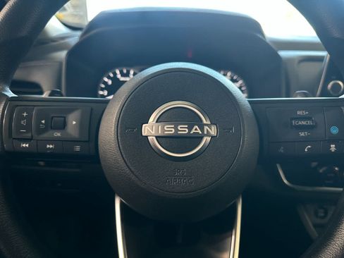 Used 2024 Nissan Rogue SV FWD image 24