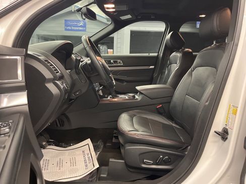 Used 2017 Ford Explorer Sport w/ Equipment Group 401A image 10