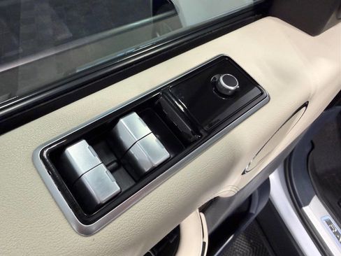 Used 2019 Land Rover Range Rover Supercharged image 38