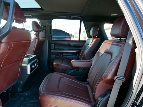 Used 2022 Ford Expedition Limited image 12