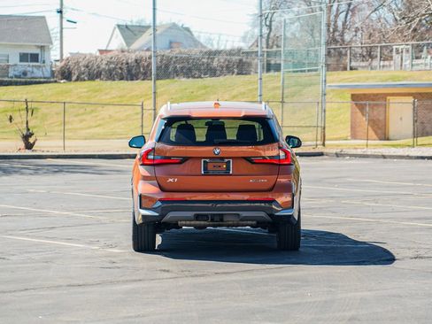 Certified 2025 BMW X1 xDrive28i w/ Premium Package image 6