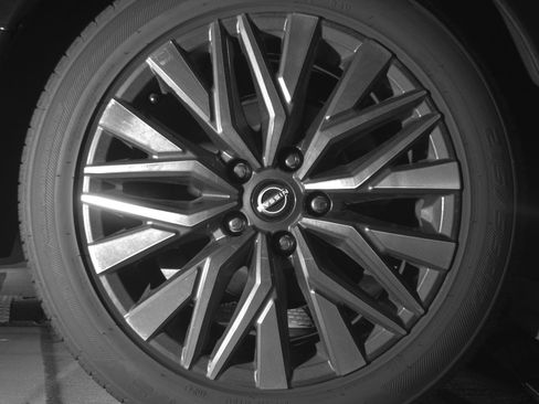 Used 2025 Nissan Altima 2.5 SV FWD image 15