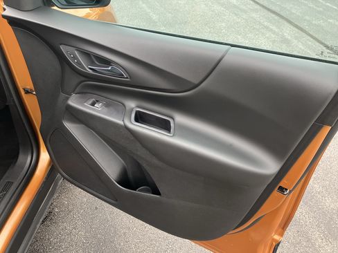 Used 2018 Chevrolet Equinox LT FWD image 10