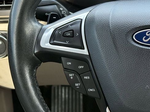 Used 2017 Ford Fusion SE w/ Fusion SE Technology Package image 21