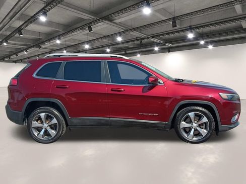 Used 2019 Jeep Cherokee Limited FWD image 17