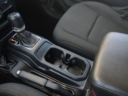 Used 2020 Jeep Wrangler Sport AWD/4WD image 26