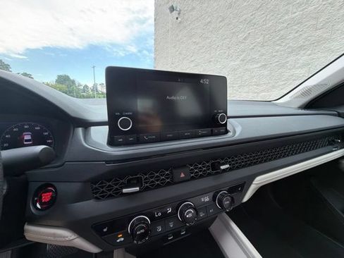 Certified 2025 Honda Accord SE image 24